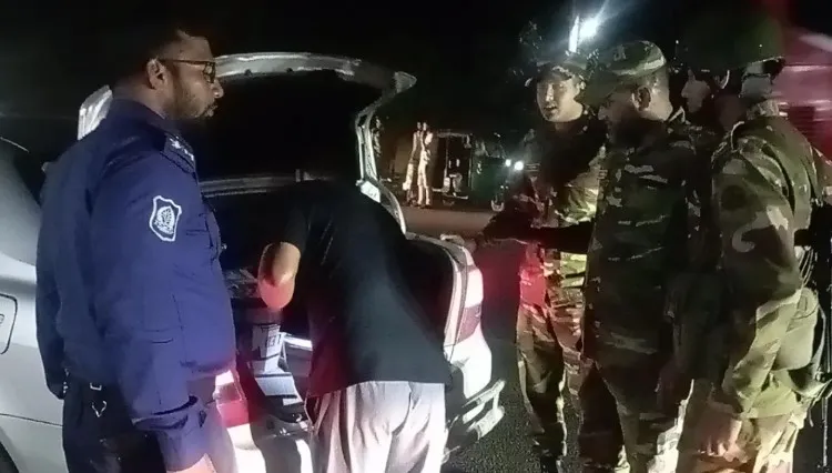 ঈদের আগে সড়কে যৌথবাহিনীর কড়া তল্লাশি